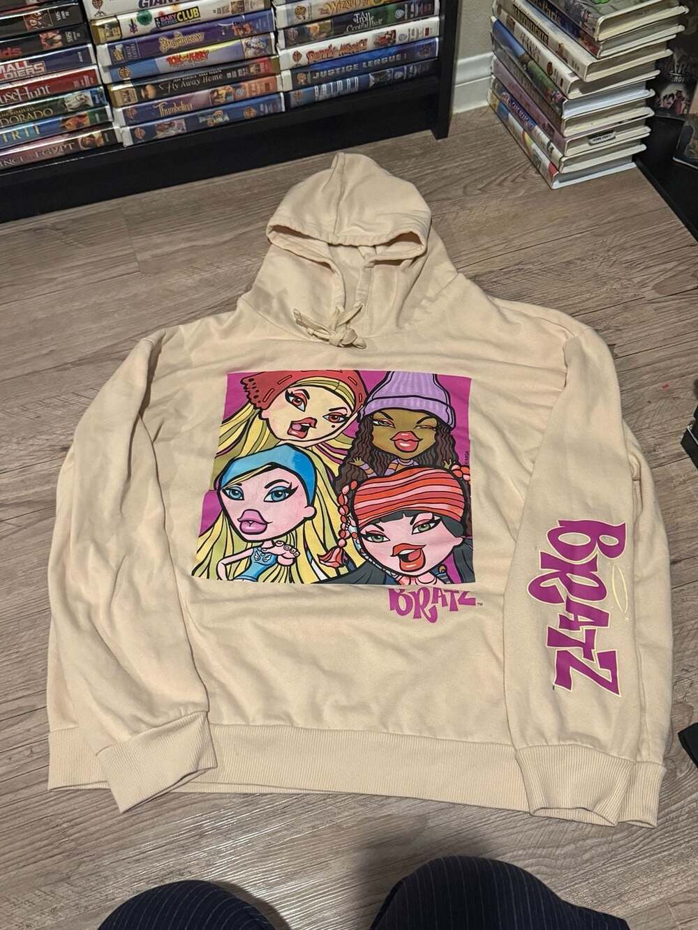 Bratz Characters Graphic Hoodie Sweatshirt Cream Y2K